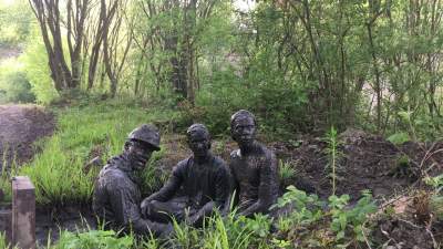 muddy-trio_3.jpg